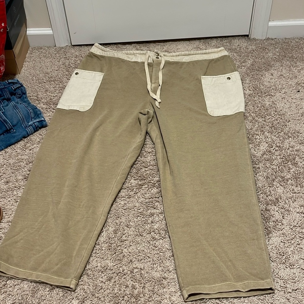 Universal thread sweatpants